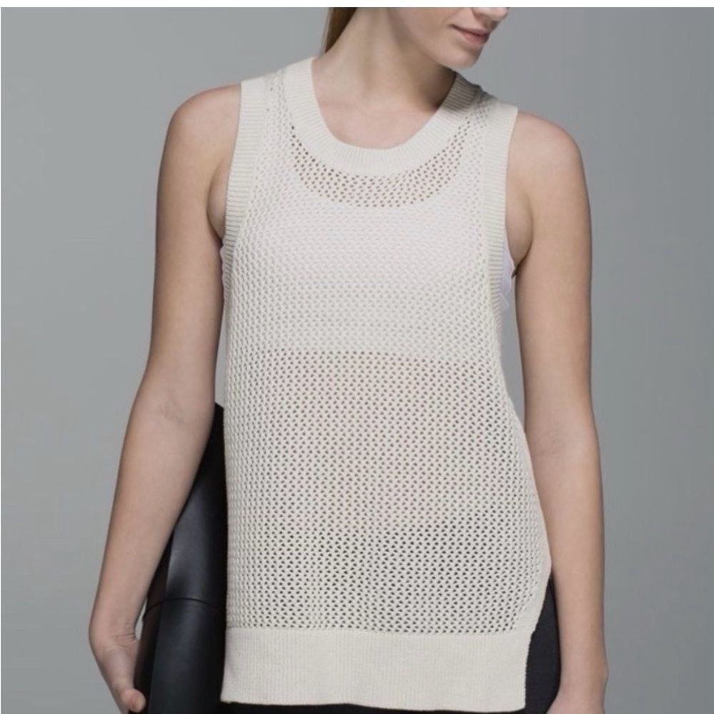 LULULEMON “ Simply the Vest”Sleeveless Knit Sleeveless Sweater Size 10
